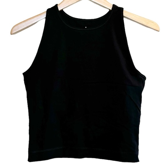 Everlane Perform Tank Top, Cropped, Sleeveless, Black, Built In Bra, Medium - Picture 4 of 7